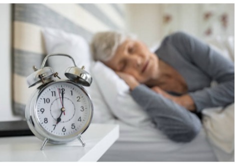 القدر المثالي من النوم للأشخاص فوق سن الأربعين