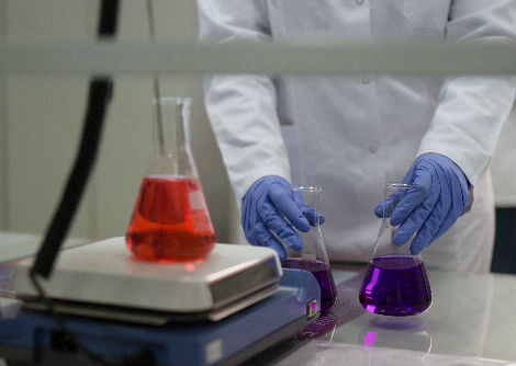 10 حقائق عن الأحماض والقواعد